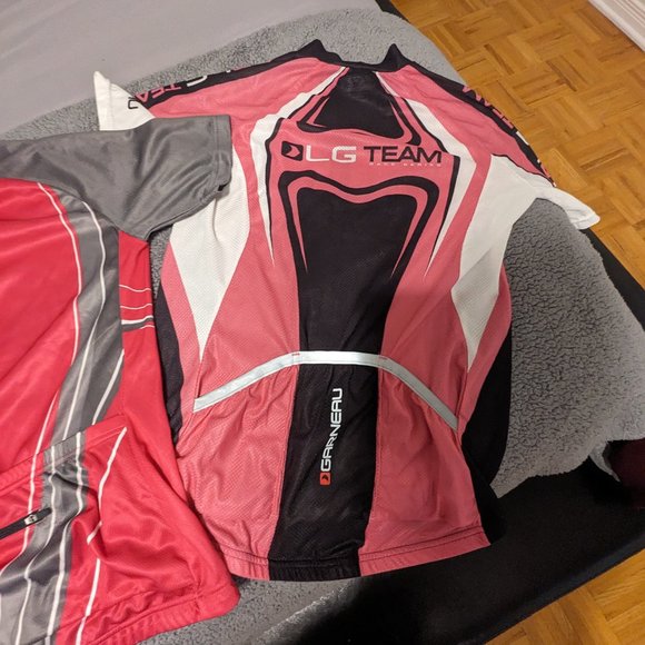 Bundle of Women's Cycling Jerseys ( Mixed Brands and Sizes) - Picture 7 of 7